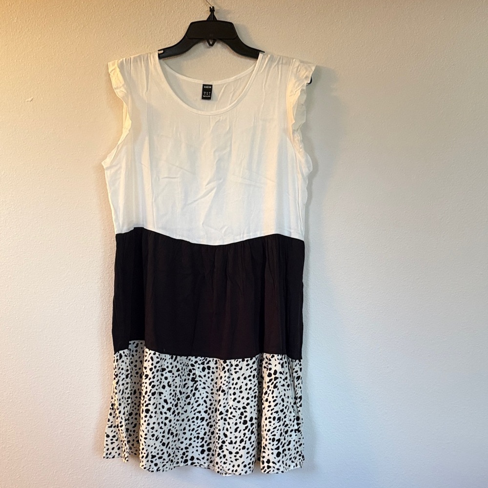 SHEIN White and Black Colorblock Mini Dress